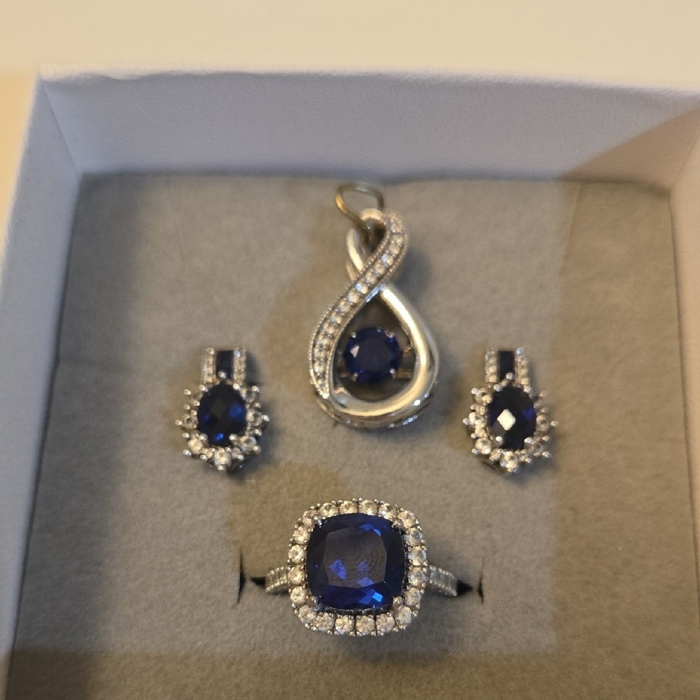 Elegant Silver and Blue Jewelry Set